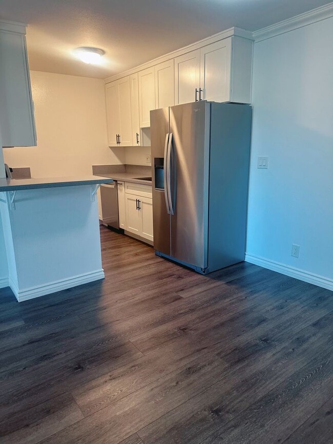 1BD/ 1BA CONDO WITH 2 PARKING SPACES - 1BD/ 1BA CONDO WITH 2 PARKING SPACES