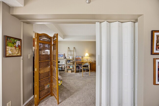 Photo - 300 Walnut St Unit 2008
