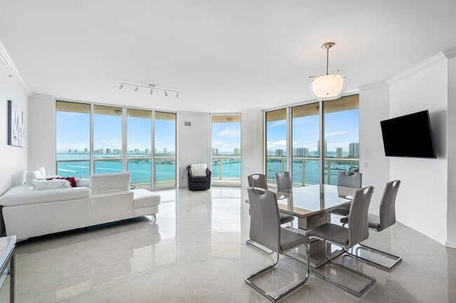 Photo - 2650 Lake Shore Dr Unit 1906