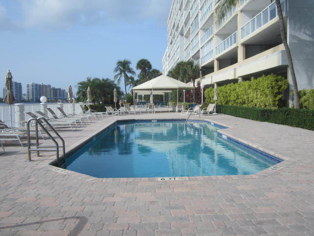 Photo - 17700 N Bay Rd Unidad 1010 Rental