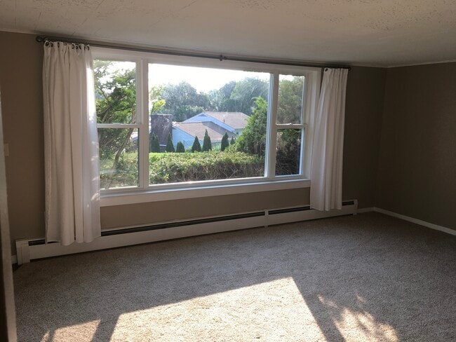 Living Room - 62 Laurel Hill Dr Unit 1