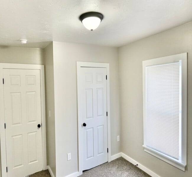 Photo - 220 Logee St Unit 1