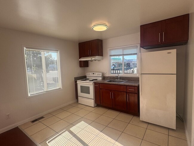 Building Photo - Remodeled 2 Bedroom, on San Pablo Ave, in East Richmond Area Unit 12450-A