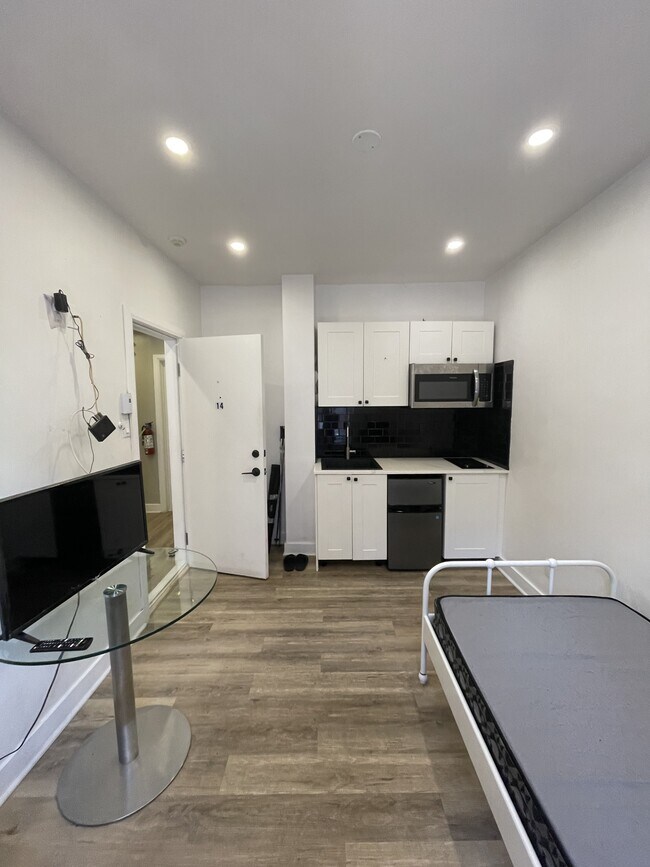 Photo - 1638 St Christophe St Unit 4