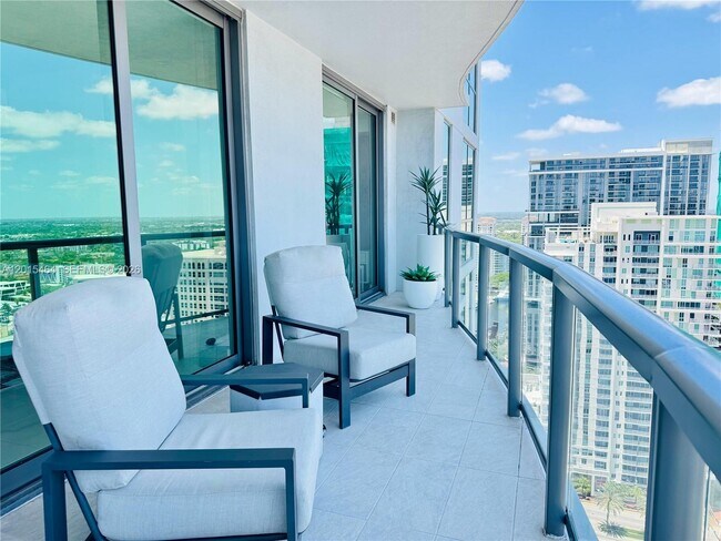 Photo - 100 E Las Olas Blvd Unidad 2802