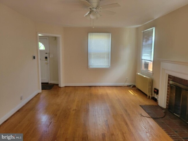 Photo - 8404 Cedar St