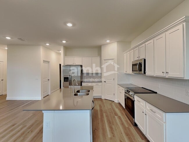 Photo - 6004 Pinewood Ests Dr