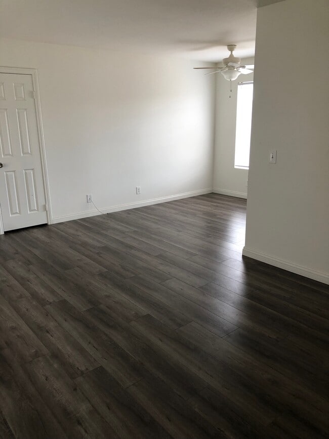 Sala de estar - 1707 Keeler St Unidad C