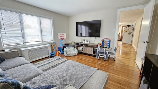 Photo - 539 Malden St Unit 2