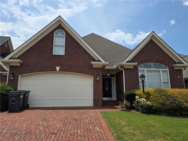 Building Photo - 1835 Glenhurst Dr