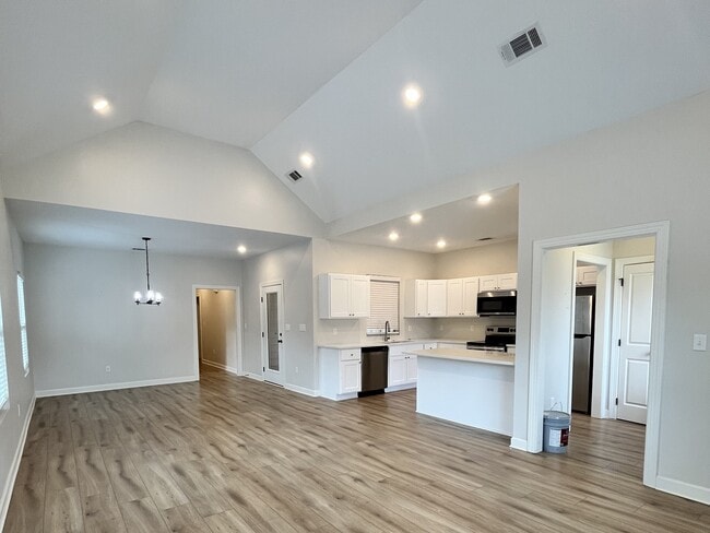 Photo - 239 Cedar St