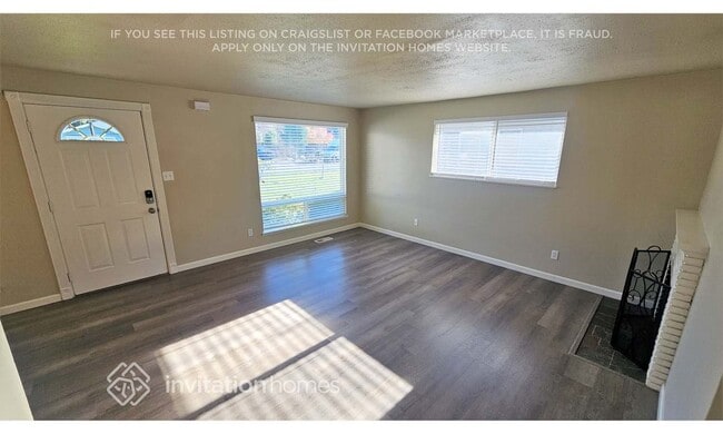 1346 N Lenore Dr