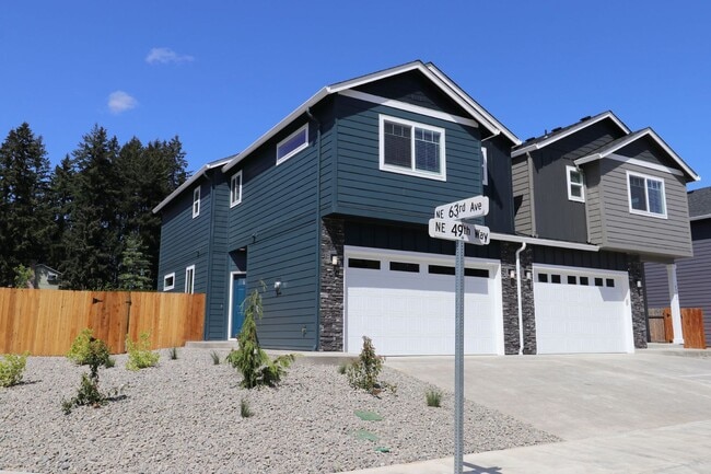 Building Photo - BondurantT Unit A