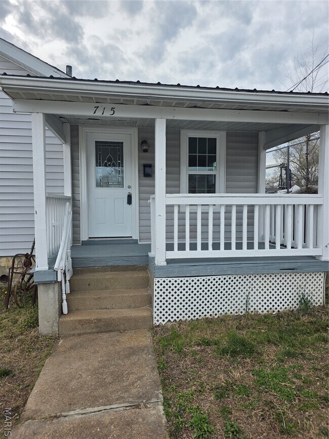 Photo - 715 Walnut St