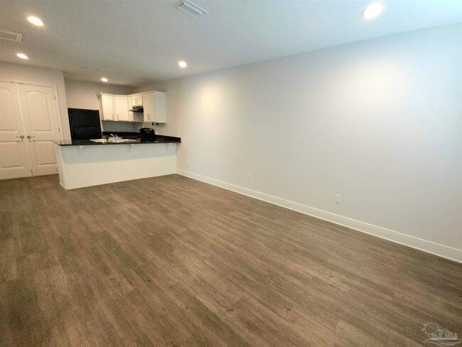 Photo - 313 N Navy Blvd