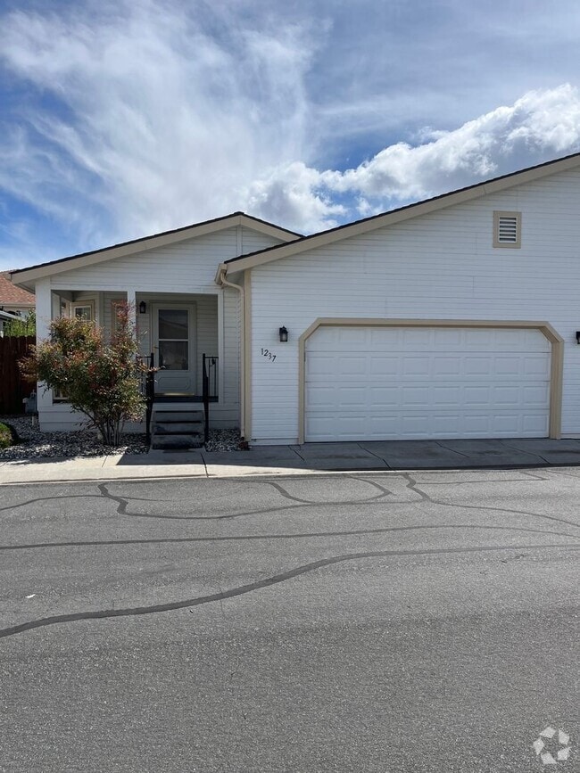 Building Photo - Wonderful 55 and older community! Rental