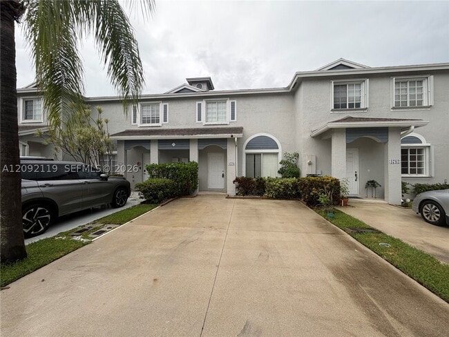 4776 SW 13th Pl