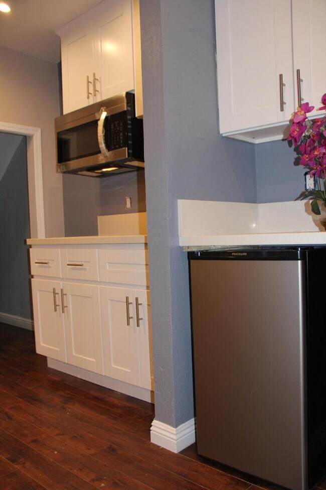 4304 Manhattan Beach Blvd Condo Unit Pet Friendly Studio Condo for