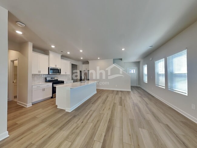 Photo - 548 Crowder Pl