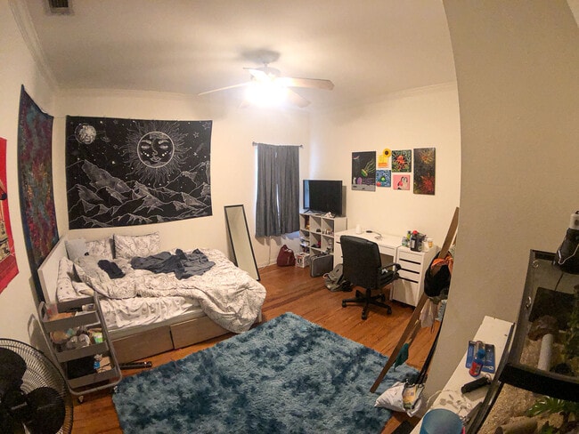 Photo - 1100 W 22nd St