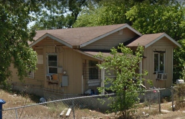 1108 Rivas St