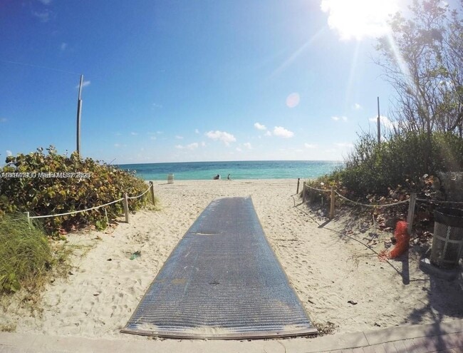 Building Photo - 540 74th St Unit 10