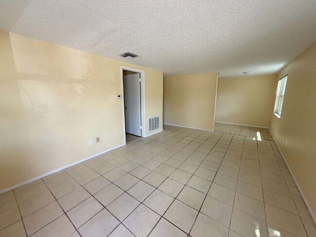 Photo - Cozy 1-Bed on Silver Spur Drive, Holiday FL