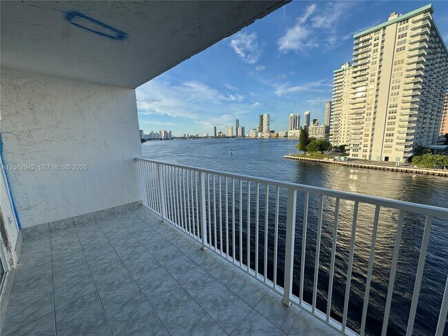 Photo - 4000 NE 170th St Unit 606