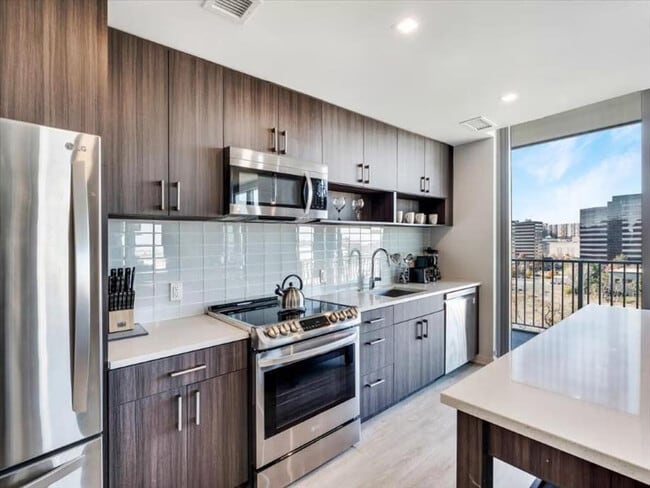 Photo - 400 Army Navy Dr Unidad ID1049770P