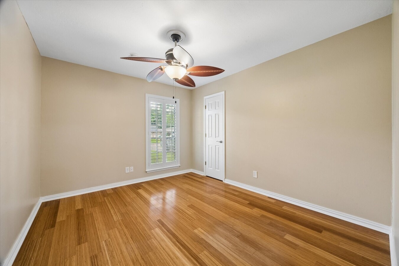 Photo - 15710 Thunderbay Dr