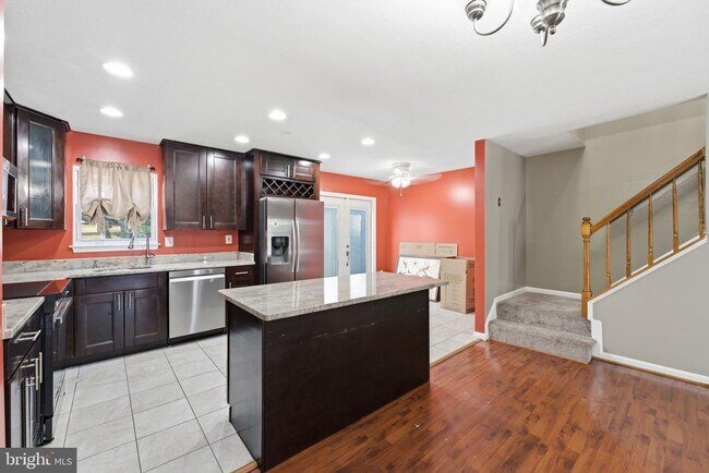 Photo - 10703 Campus Way S