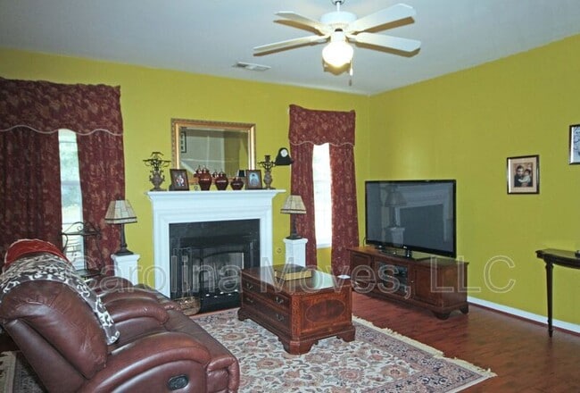 Photo - 108 Tagus Ct