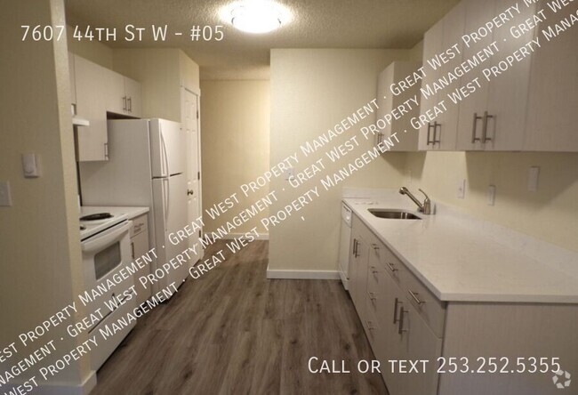 Building Photo - Ask about our MOVE IN SPECIAL!! Unit #05 Rental