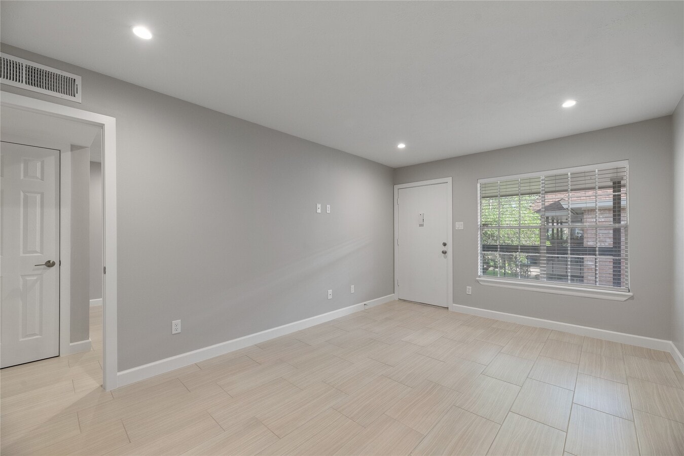 Photo - 2250 Bering Dr Unidad 104