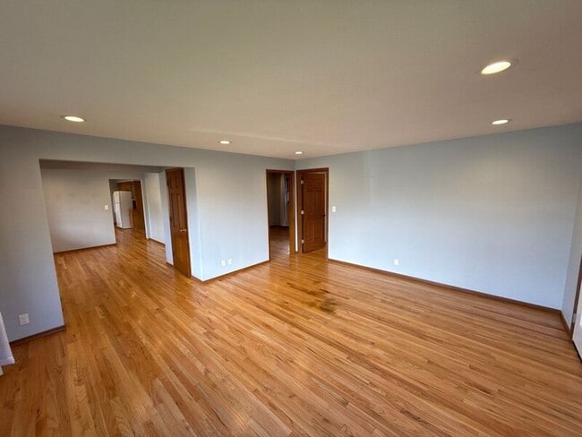 Photo - 610 Liberty St SE