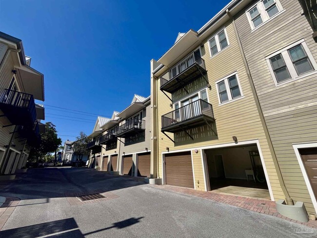 Photo - 529 N Spring St