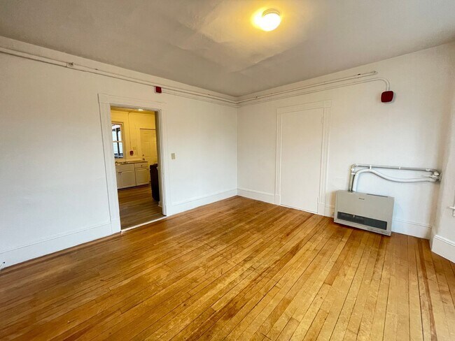 Photo - 459 Beech St Unit 2