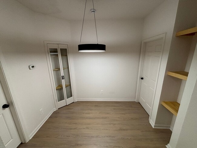 Photo - Great Location!