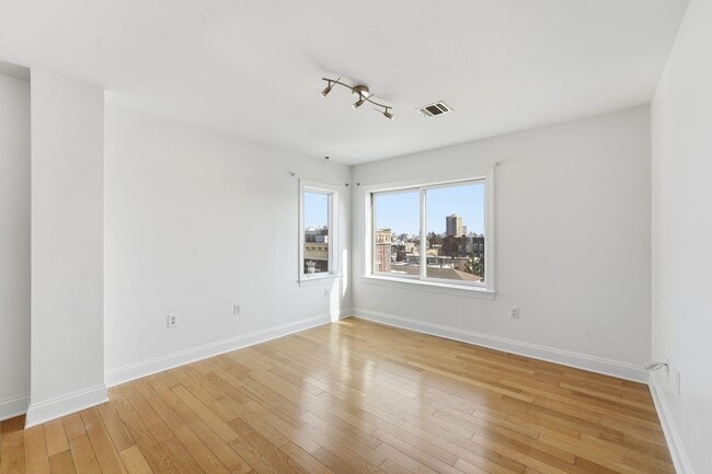 5509 Madison St Unit 504