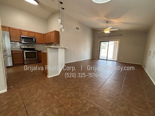 Photo - 4-Bedroom, 2 Bath House in Sycamore Park (...