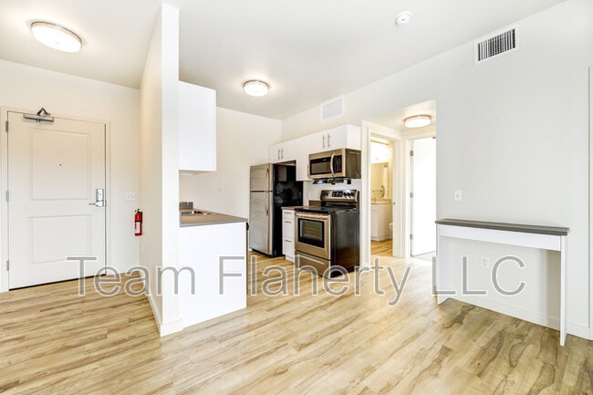 Photo - 1220 Mapleton Ave Unit 204