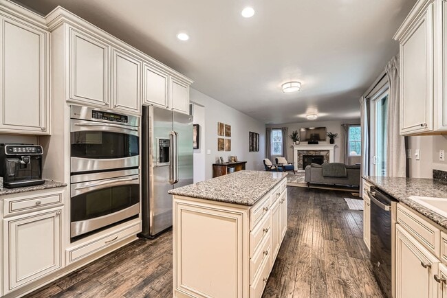 Photo - 10463 Meadowleaf Way