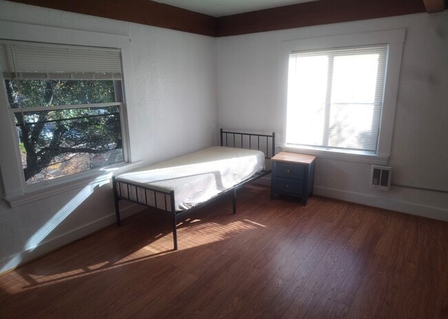 Photo - 1780 Le Roy Ave Unit 24