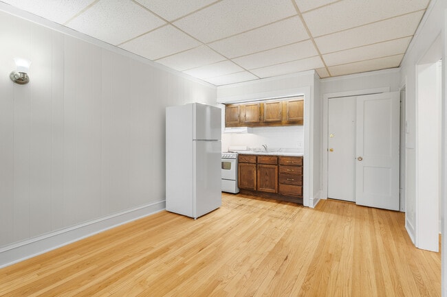 Photo - 1440 W Howard St Unit 18