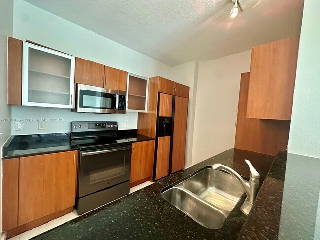 Building Photo - 806 E Windward Way Unit 515