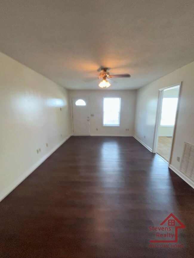 Photo - 183 Woodlee Ct