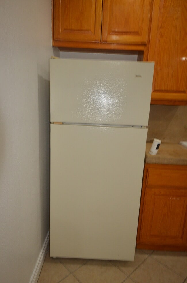 Photo - 19201 Strathern St