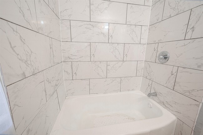 Photo - 5619 Willow Glen Dr