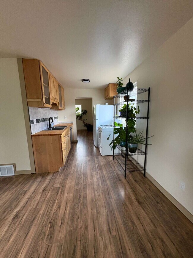 Photo - Westside 2 bedroom - Westend