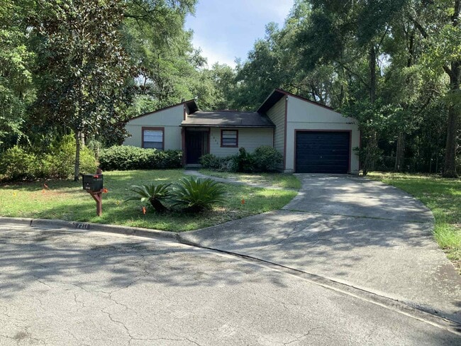 Building Photo - 7211 SW 18th Pl Rental